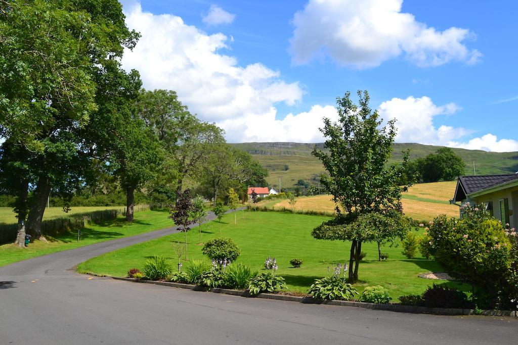 Campsie Glen Holiday Park Fintry Extérieur photo
